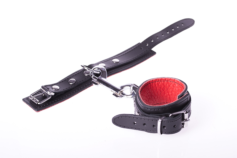 Anklecuffs Basic - Red koop je bij Speelgoed voor Volwassenen